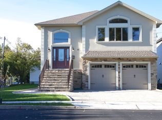 37 Mount Pleasant Ave, Wallington, NJ 07057