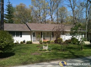 6147 E 260s Rd, Saint Anne, IL 60964