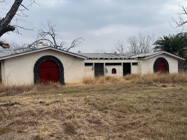 3938 Fm 117, Uvalde, TX 78801