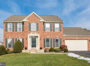 5 Saint Georgia Dr, Hanover, PA 17331