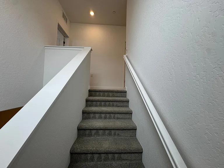 997 W Pioneer Dr — Photo 18