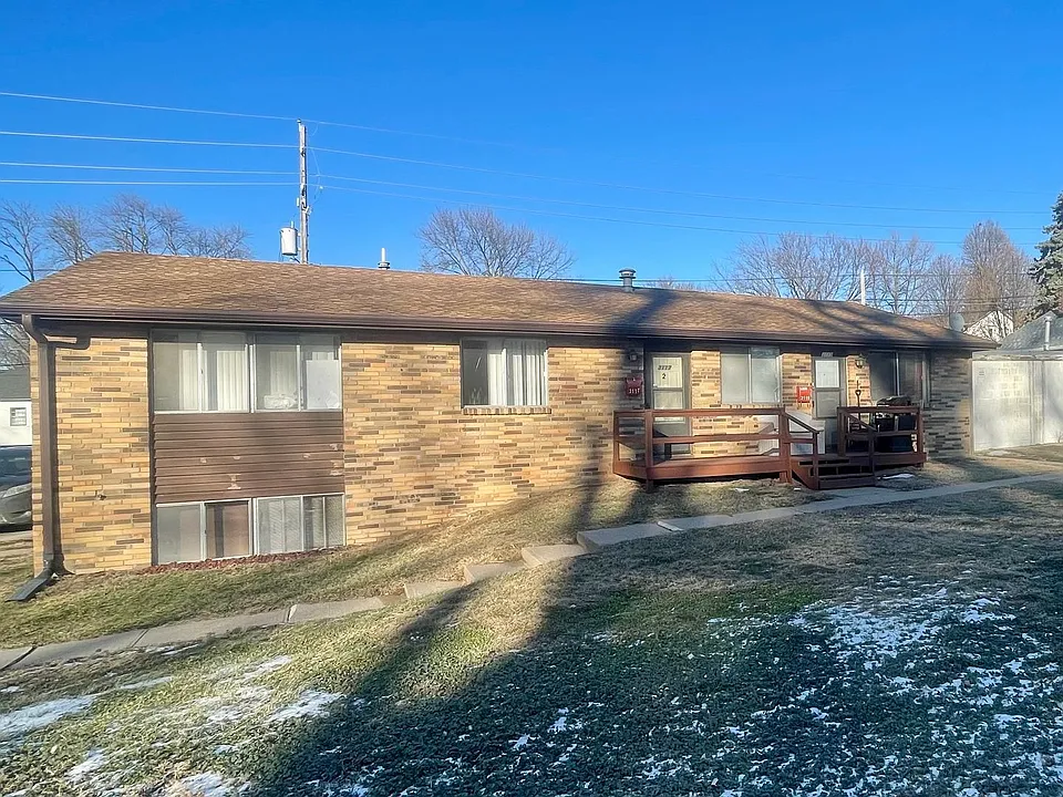 1917 S Cecelia St