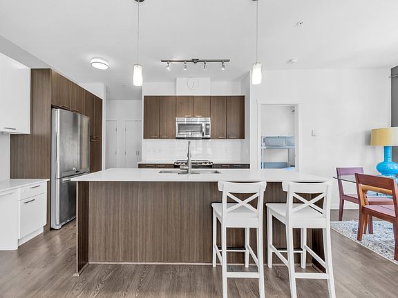 3rd image of 617 Smith Ave #312