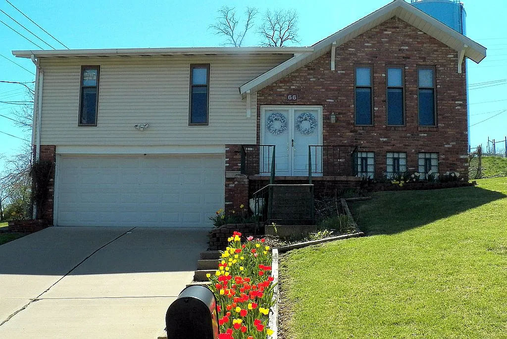 66 Penna Blvd photo 1