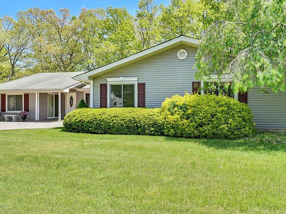 3rd image of 9 Cambridge Dr