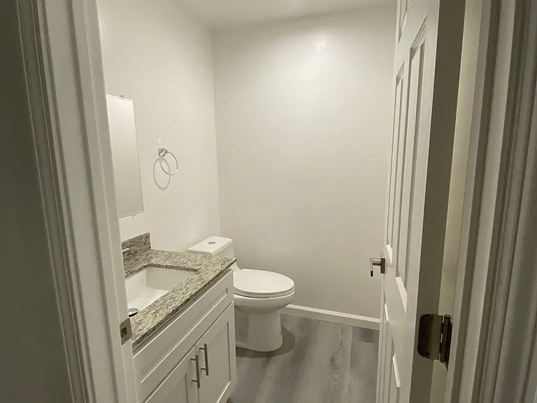 462 Arch St — Photo 7