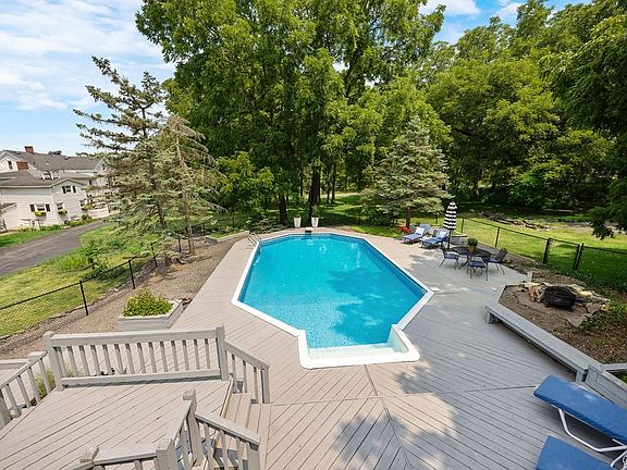 3rd image of 7942 Salt Springs Rd