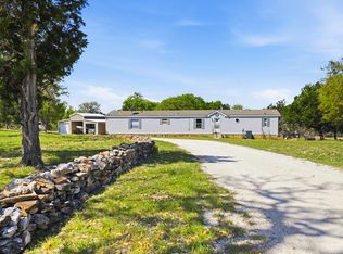 912 Alamo Rd, Fredericksburg, TX 78624