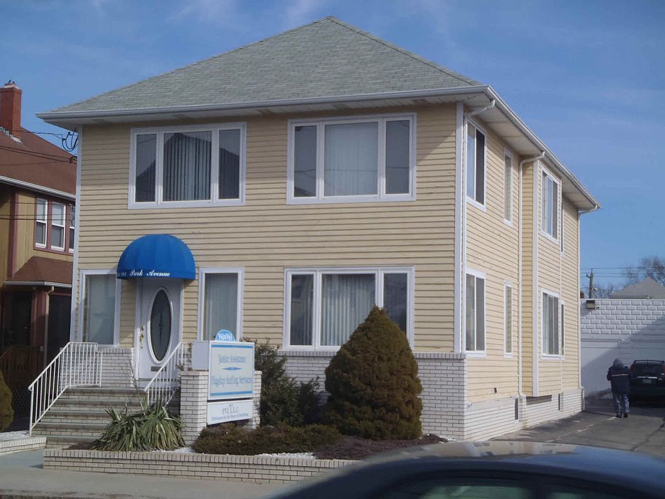 1st image of 941 Park Ave
