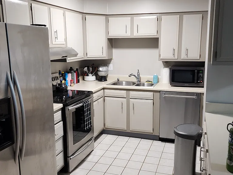3361 Glebe Dr — Photo 2