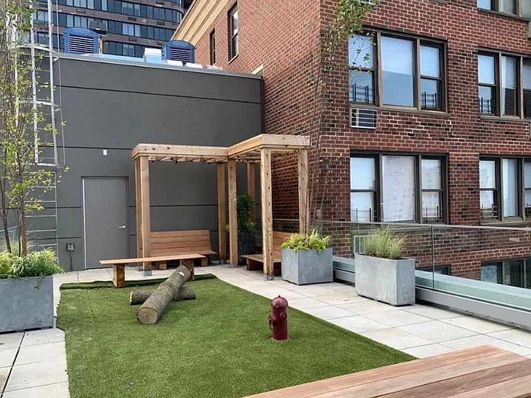 515 E 86th St #2102 — Photo 28