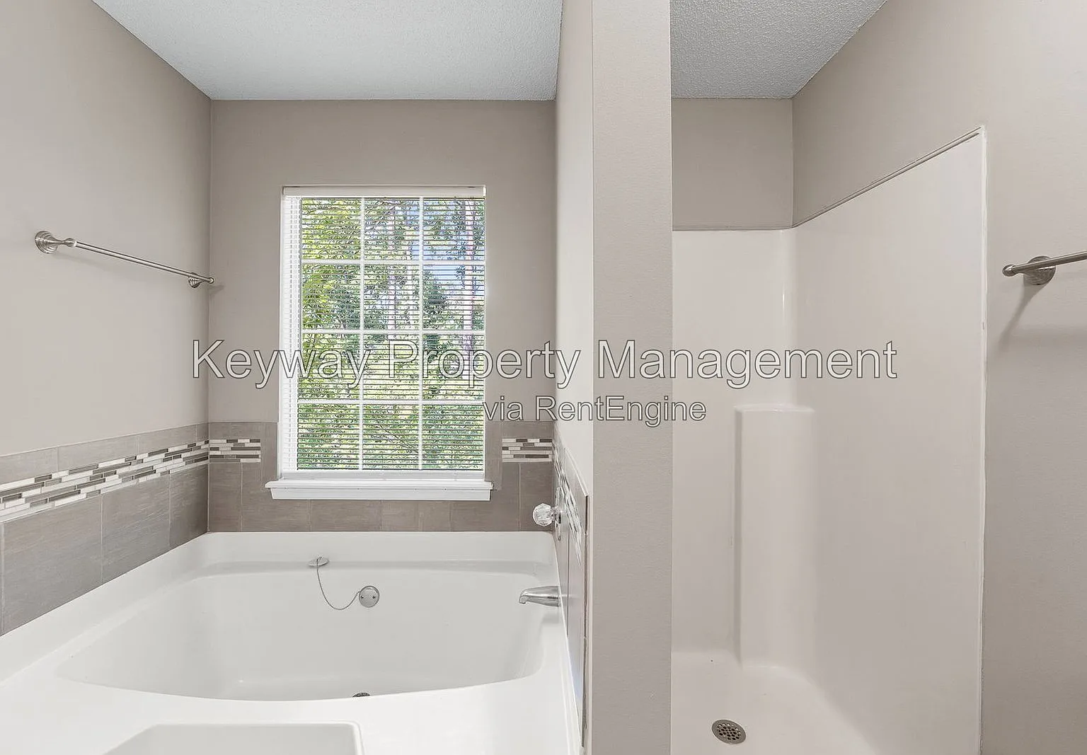 4 bed, 3.0 bath, 1773 sqft, $1,935 — Photo 3