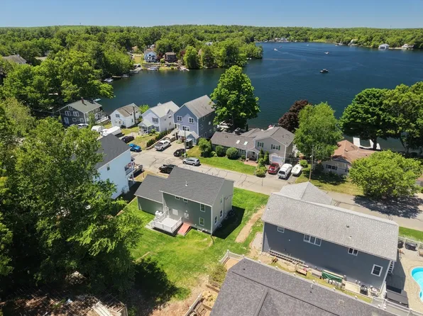 38 Colonial Rd, Webster, MA 01570