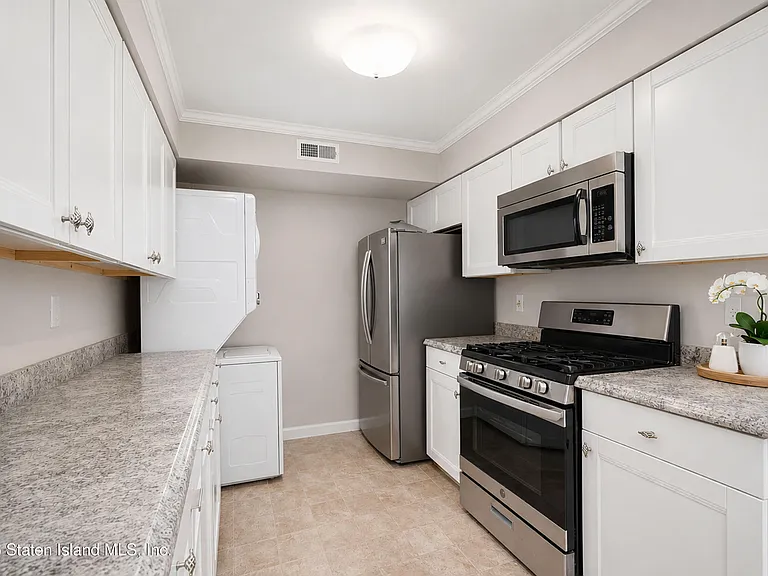 10 Pratt Ct — Photo 15