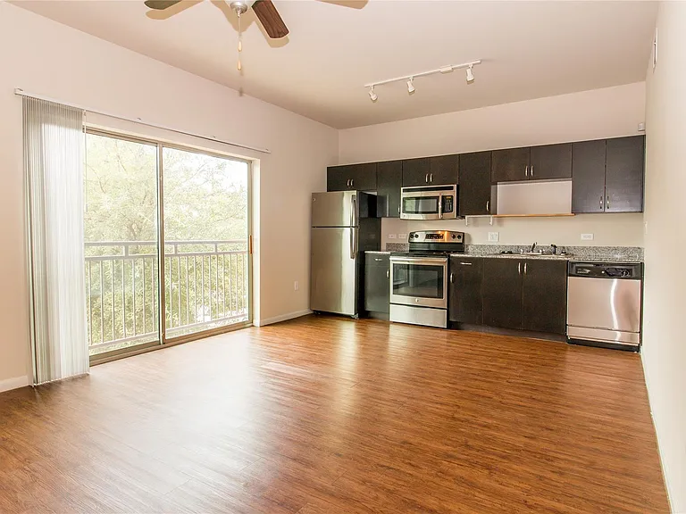 1401 E 4th St #306 — Photo 3
