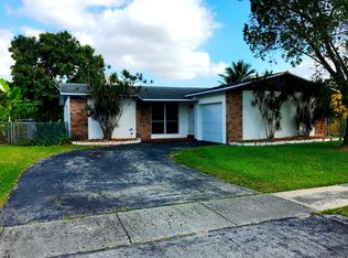 511 NW 99th Way, Pembroke Pines, FL 33024