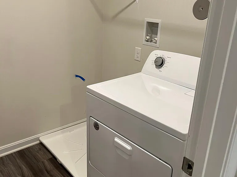 2059 Pomona Way — Photo 5