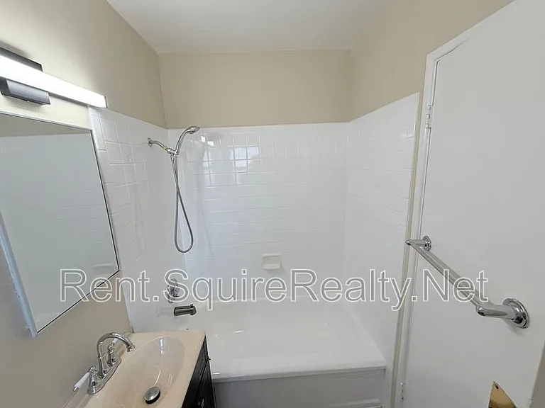 247 W 9th St — Photo 8