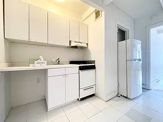 Rented by Manhattan Realty Group