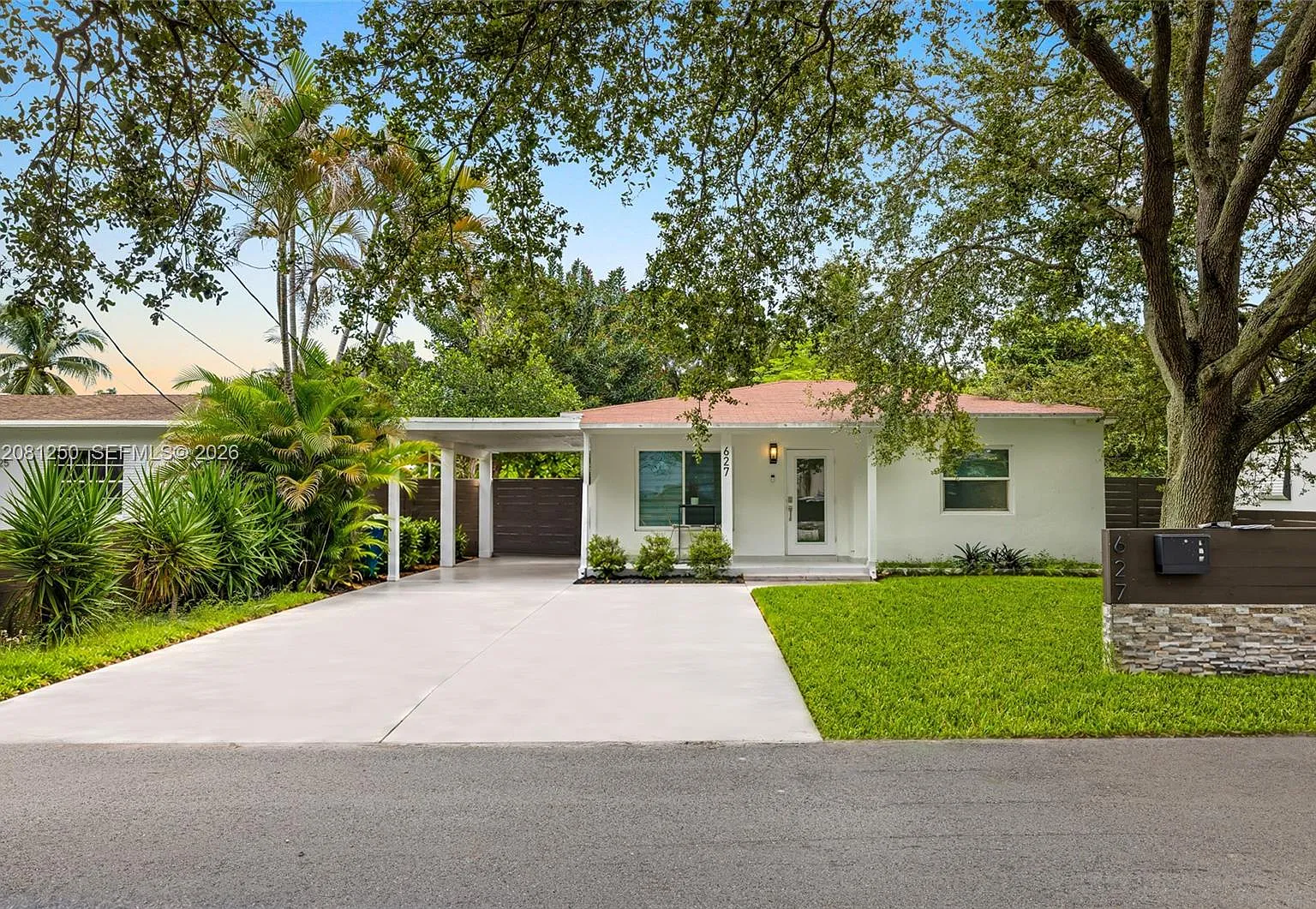 2 bed, 1.0 bath, 805 sqft, $3,000 — Photo 1