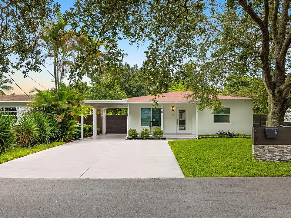 627 SW 7th Ave