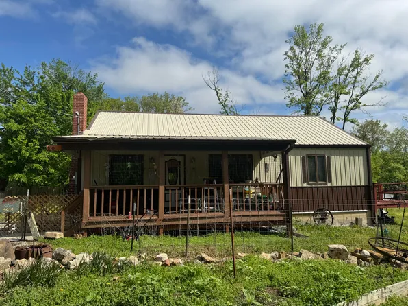 100 E Burton St, Higbee, MO 65257