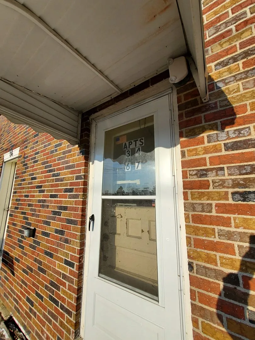 Building Photo - 86-88 Garibaldi Ave