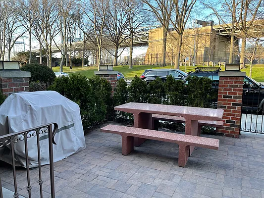 Rented by Compass | media 24