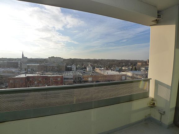 4th image of 900 Chicago Ave Unit 616