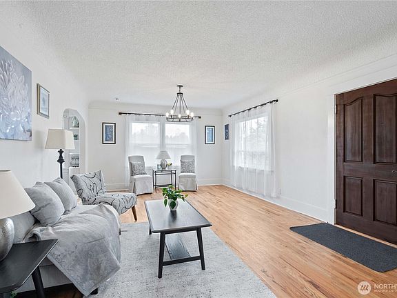 3rd image of 5660 S Thompson Avenue #1