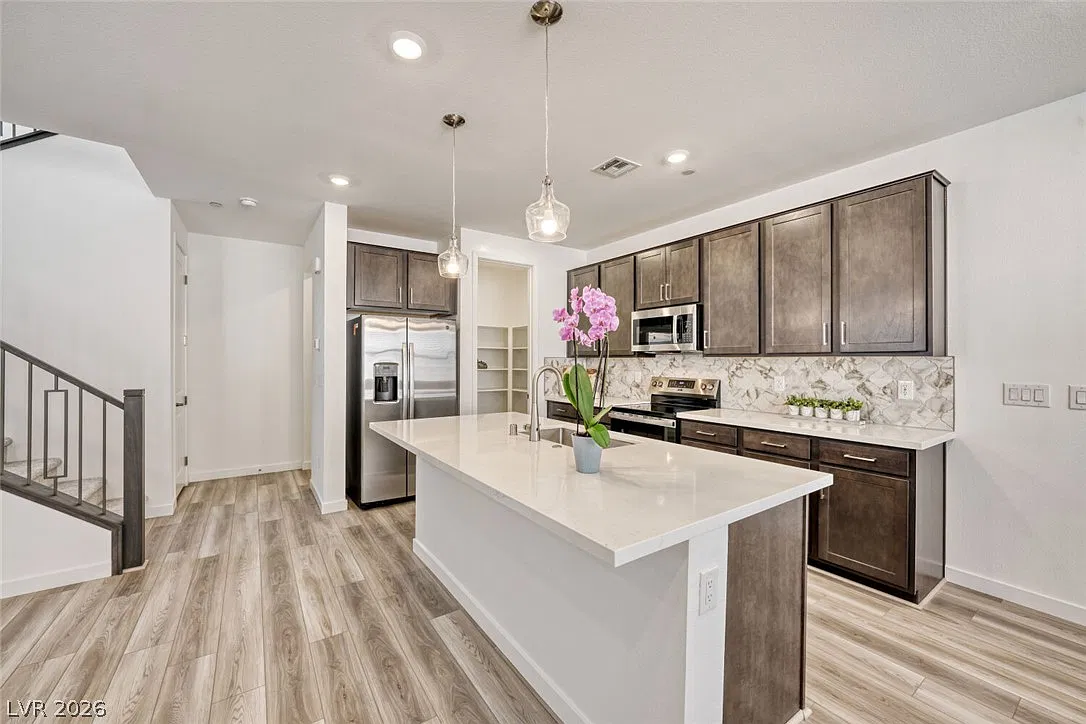 4 bed, 3.0 bath, 2170 sqft, $2,750 — Photo 3