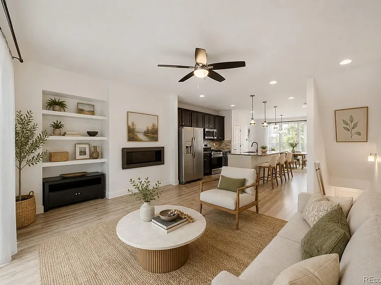 2600 Meadows Blvd #B — Photo 2