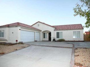 6025 Lighthouse Ln, Palmdale, CA 93552