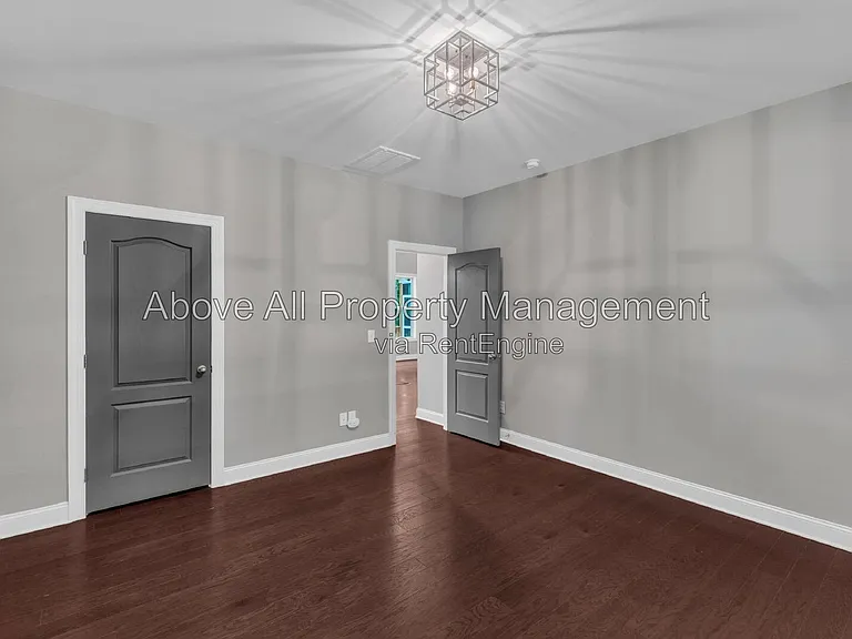 8313 Henderson Rd — Photo 17