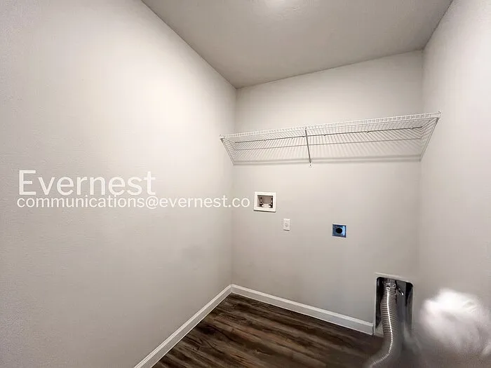 11 Postman Ln — Photo 12