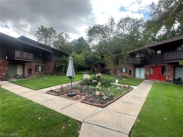 16000 Maple Heights Blvd APT 102, Maple Heights, OH 44137