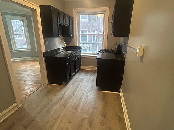4th image of 2211 E 70th Pl #1E