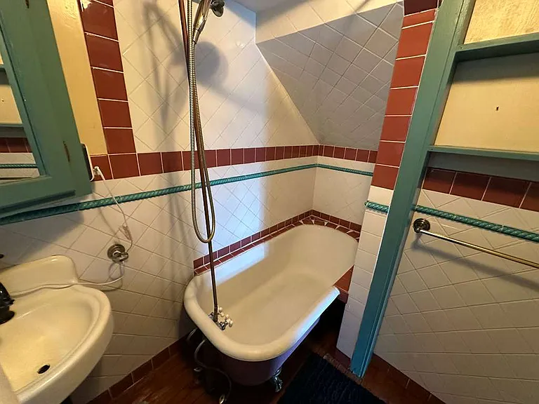 826 S Burlington Ave #G2 — Photo 10