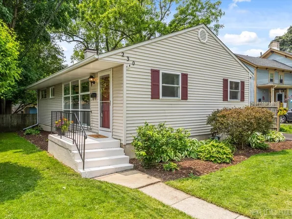 230 Union Ave, Batavia, IL 60510