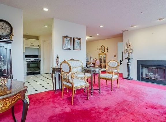 4th image of 3 Paris Cir #3