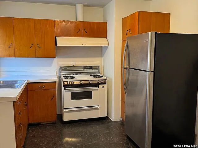 3 bed, 1.0 bath, 1016 sqft, $1,400 — Photo 4
