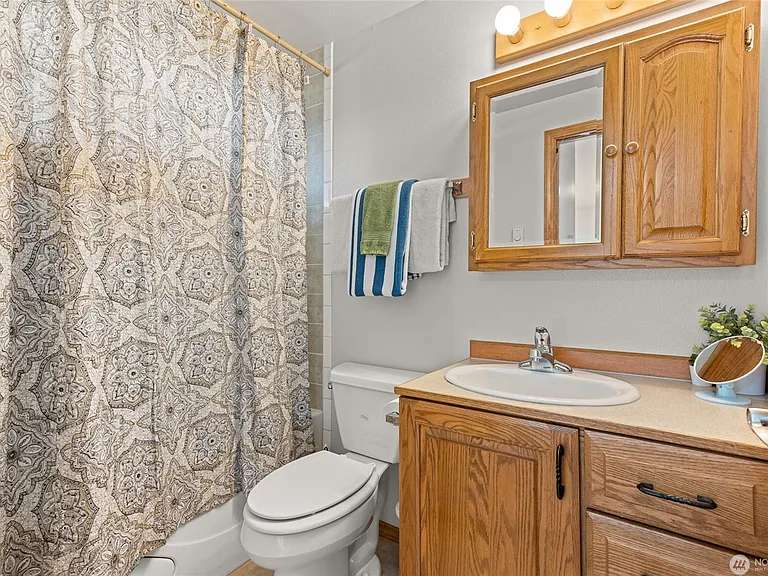 967 Adak Ct SE — Photo 8
