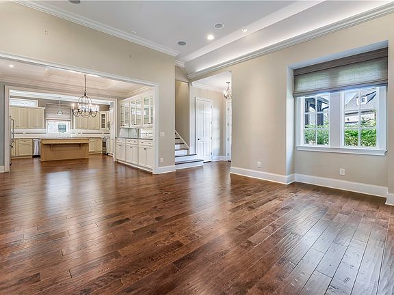 5th image of 1668 Woodley Cir
