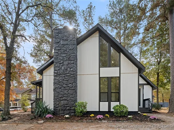 5835 Waters Edge Dr, Fayetteville, NC 28314