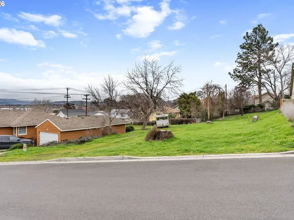 1108 Myrtle St, The Dalles, OR 97058