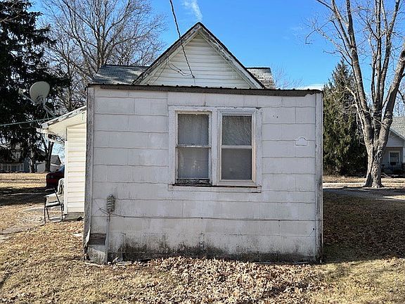 5th image of 213 N Maple St