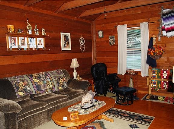 3rd image of 127 Mountain Memories Ln
