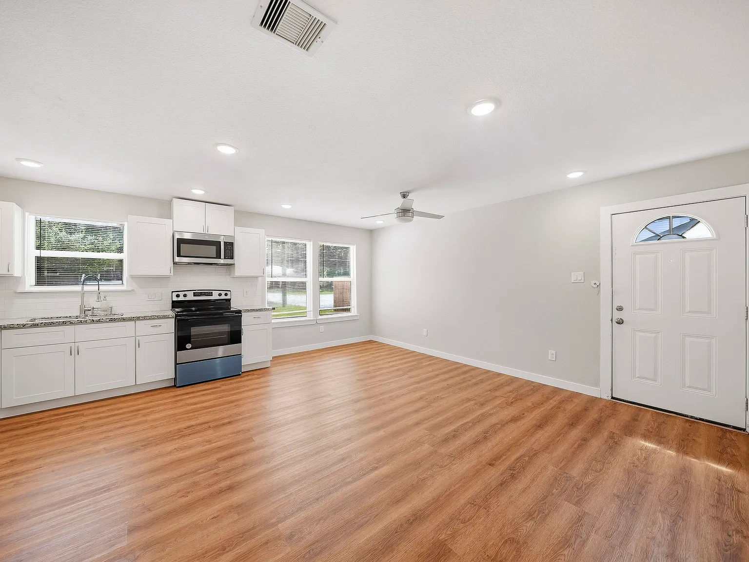 8705 Bertwood St — Photo 3