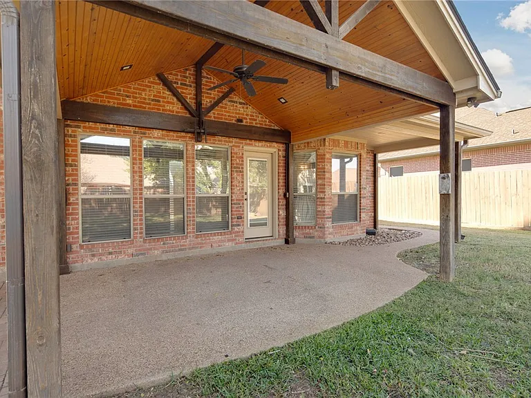 3715 Bridle Ct — Photo 25