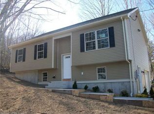 43 Plainfield Rd, Moosup, CT 06354
